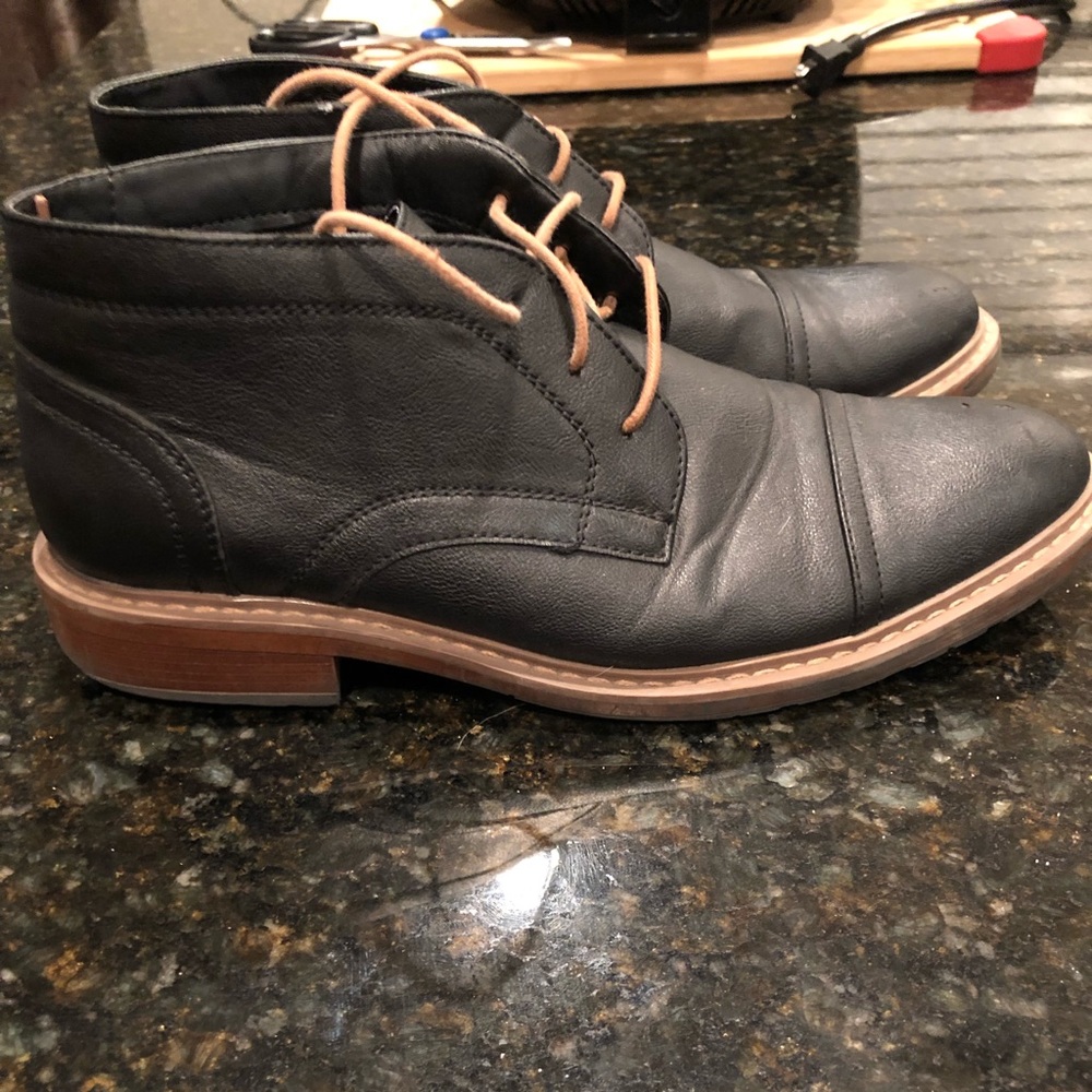 Oxford black leather boot